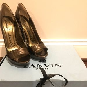 LIKE NEW LANVIN METALLIC PUMPS